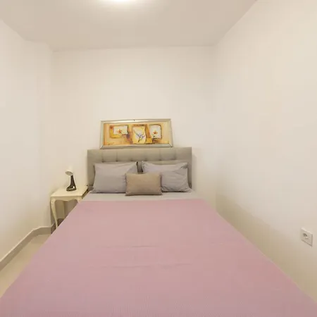 Pleasant Flat With Garden In The Heart Of Bodrum