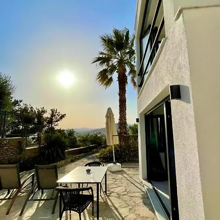Pleasant Flat With Garden In The Heart Of Lägenhet Bodrum