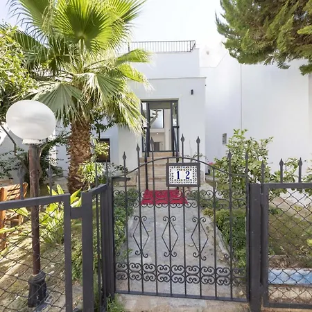Lägenhet Pleasant Flat With Garden In The Heart Of